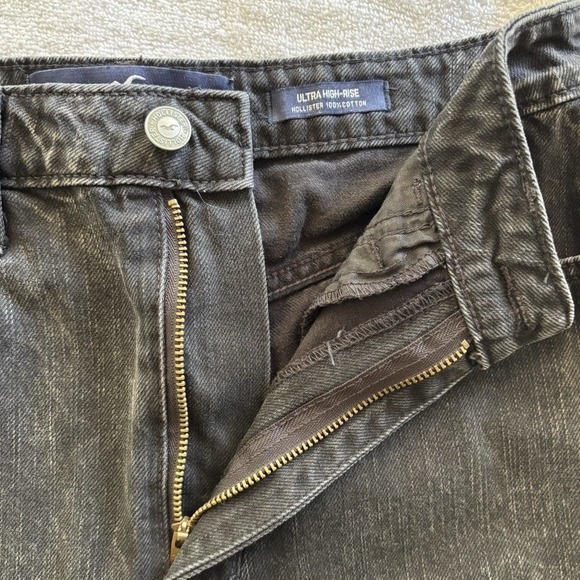 Hollister Ultra High Rise Mom Jeans 3 Long Waist 26 Length 29 Black Distressed - Picture 12 of 16